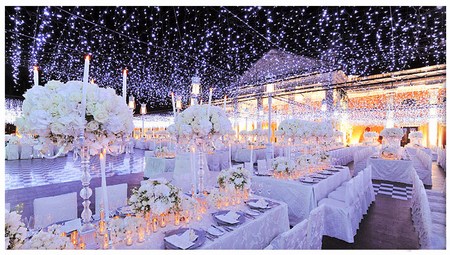 Красивы свадебный стол в зимний сезон