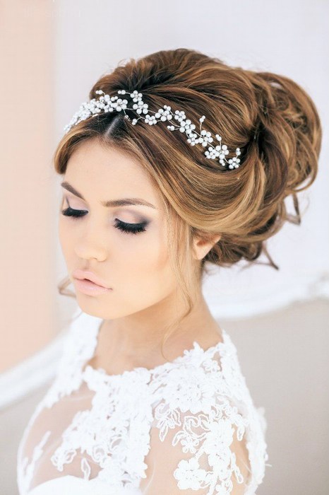 Свадебные прически на средние волосы: фото и советы